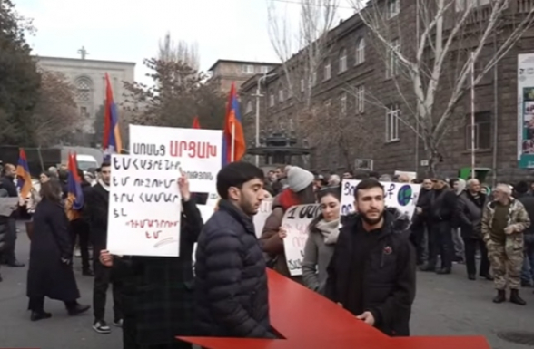 «Իրական մեղավորը» խորագրով երթը դեպի կառավարության շենք (տեսանյութ)